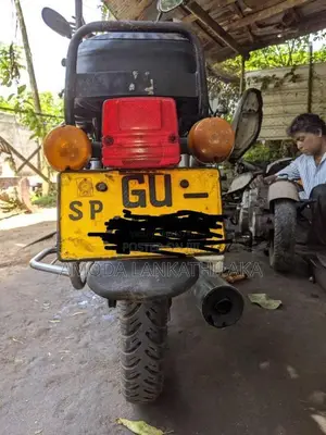 Bajaj Boxer 2000 Motorbike (Used)