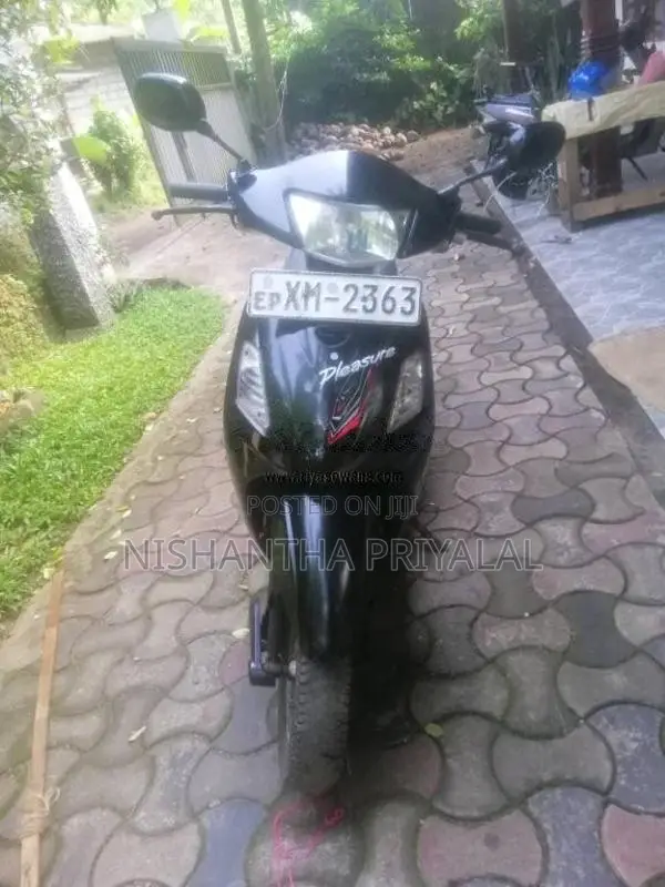 Hero Pleasure 2012 Motorbike (Used)