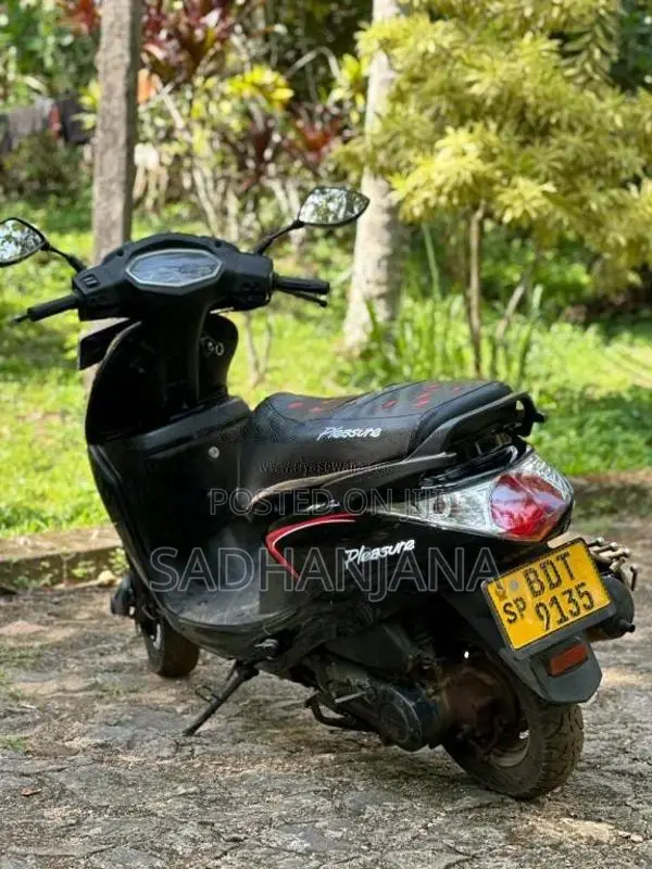 Hero Pleasure 2015 Motorbike (Used)