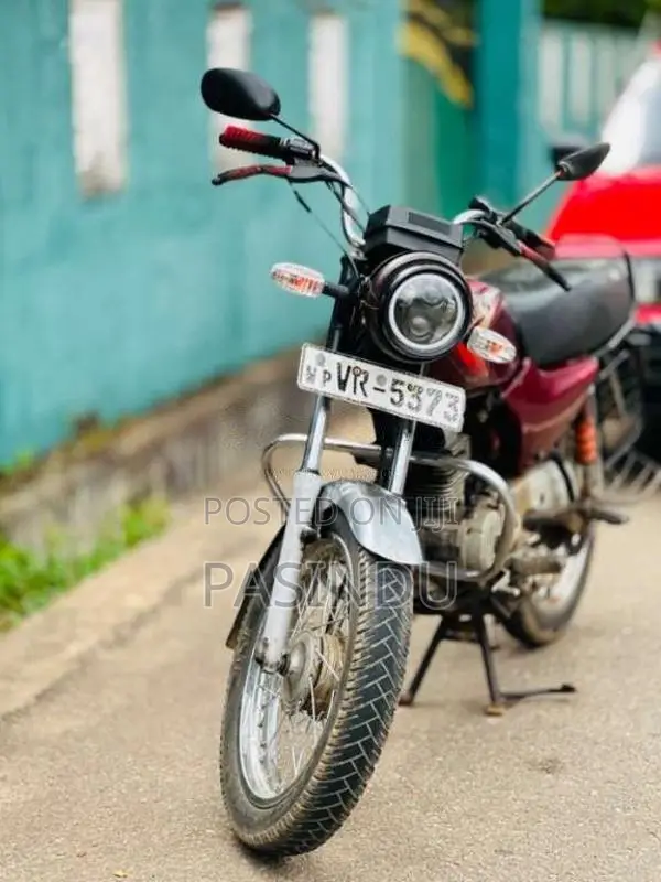 Bajaj Boxer 2010 Motorbike (Used)