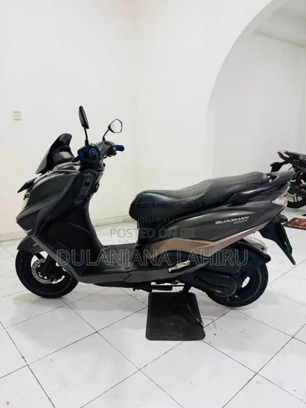 Suzuki BURGMAN 2019 Motorbike (Used)