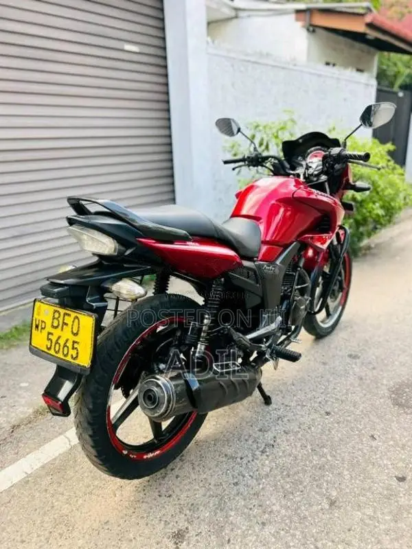Hero Hunk 2017 Motorbike (Used)