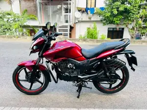 Hero Hunk 2017 Motorbike (Used)