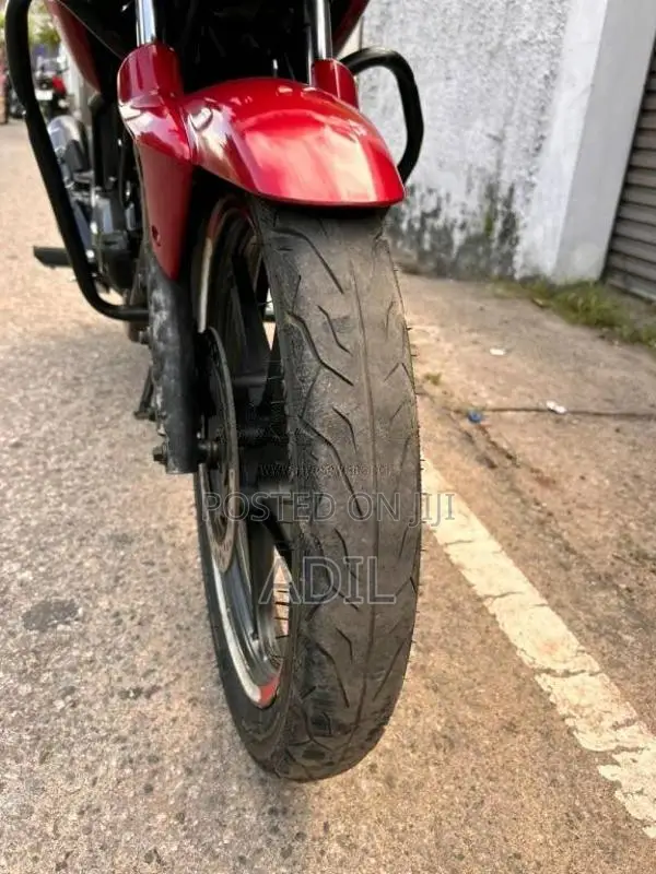 Hero Hunk 2017 Motorbike (Used)