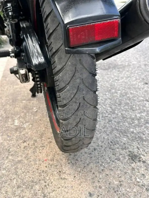 Hero Hunk 2017 Motorbike (Used)