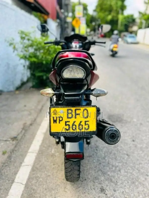 Hero Hunk 2017 Motorbike (Used)
