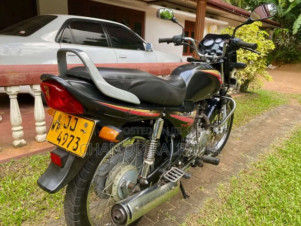 Bajaj Caliber 2004 Motorbike (Used)