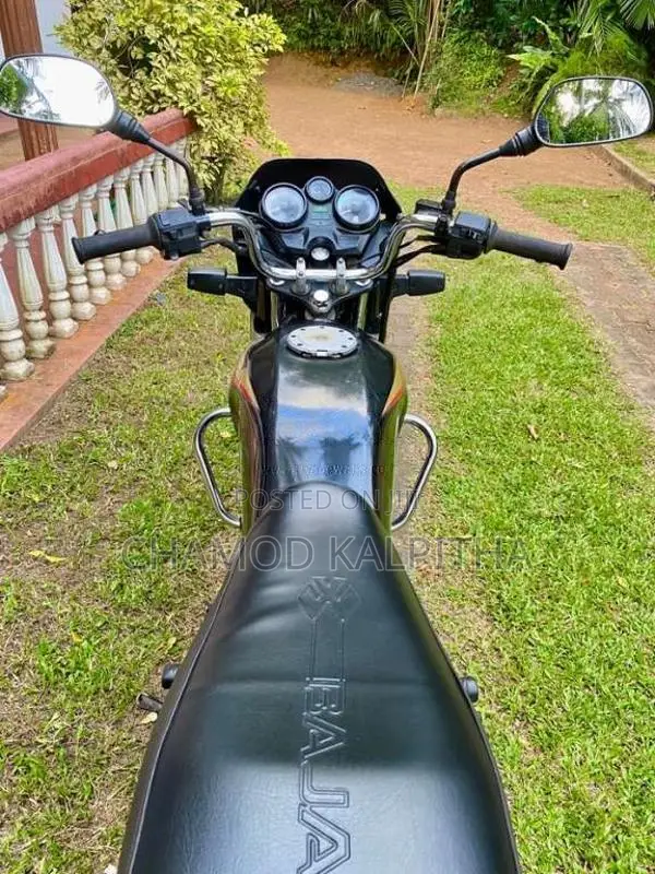 Bajaj Caliber 2004 Motorbike (Used)