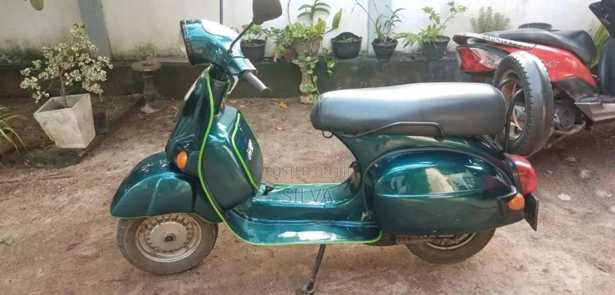 Bajaj Classic 2000 Motorbike (Used)