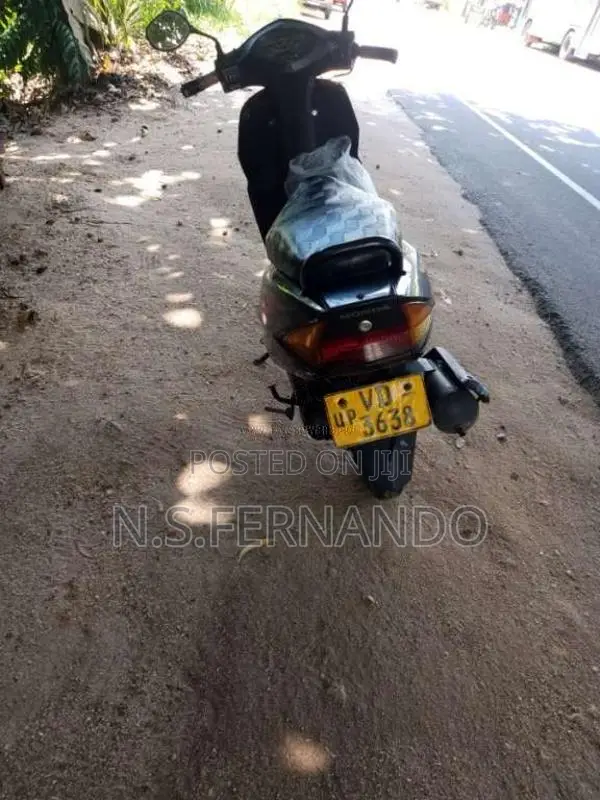 Honda Dio 2010 motorcycle (Used)