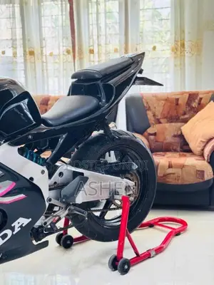 Honda CBR 2007 Motorbike (Used)