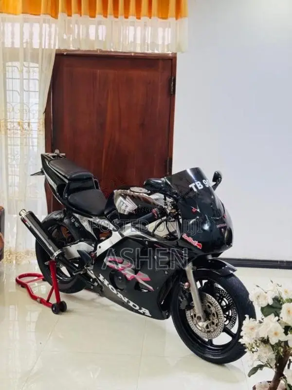 Honda CBR 2007 Motorbike (Used)