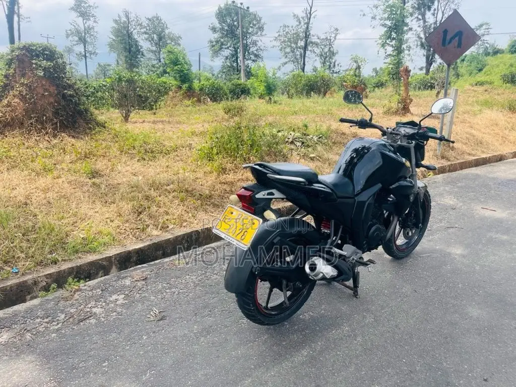 Yamaha FZ-S Version 2.0 2015 Motorbike (Used)