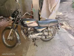 Bajaj Boxer 2004 Motorbike (Used)