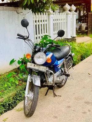 Bajaj Boxer 2002 Motorbike (Used)