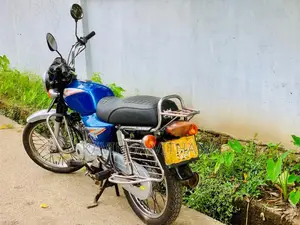 Bajaj Boxer 2002 Motorbike (Used)