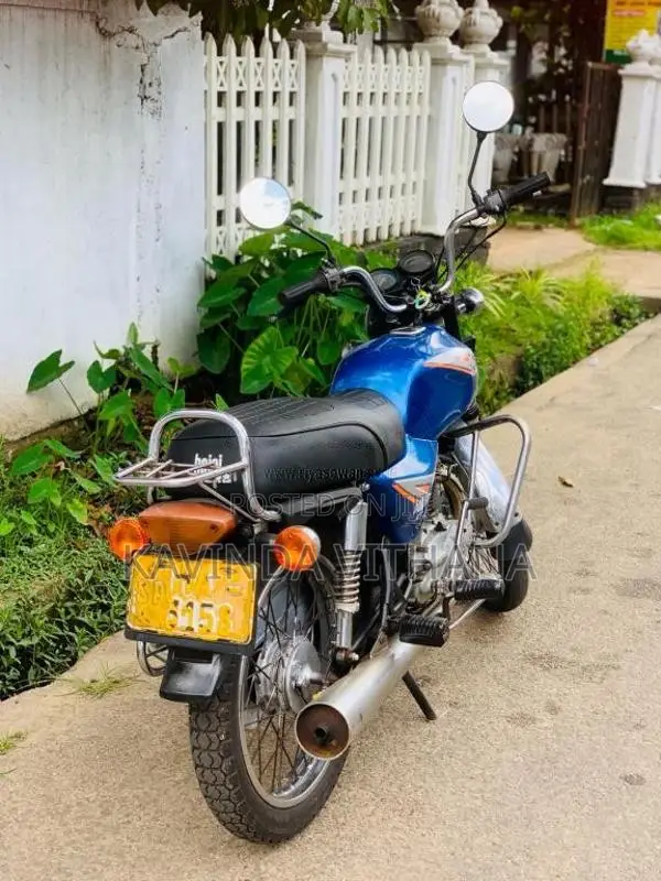 Bajaj Boxer 2002 Motorbike (Used)