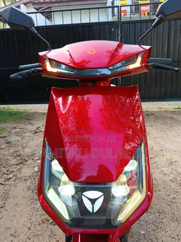 Yadea T5 2025 Motorbike (Used)