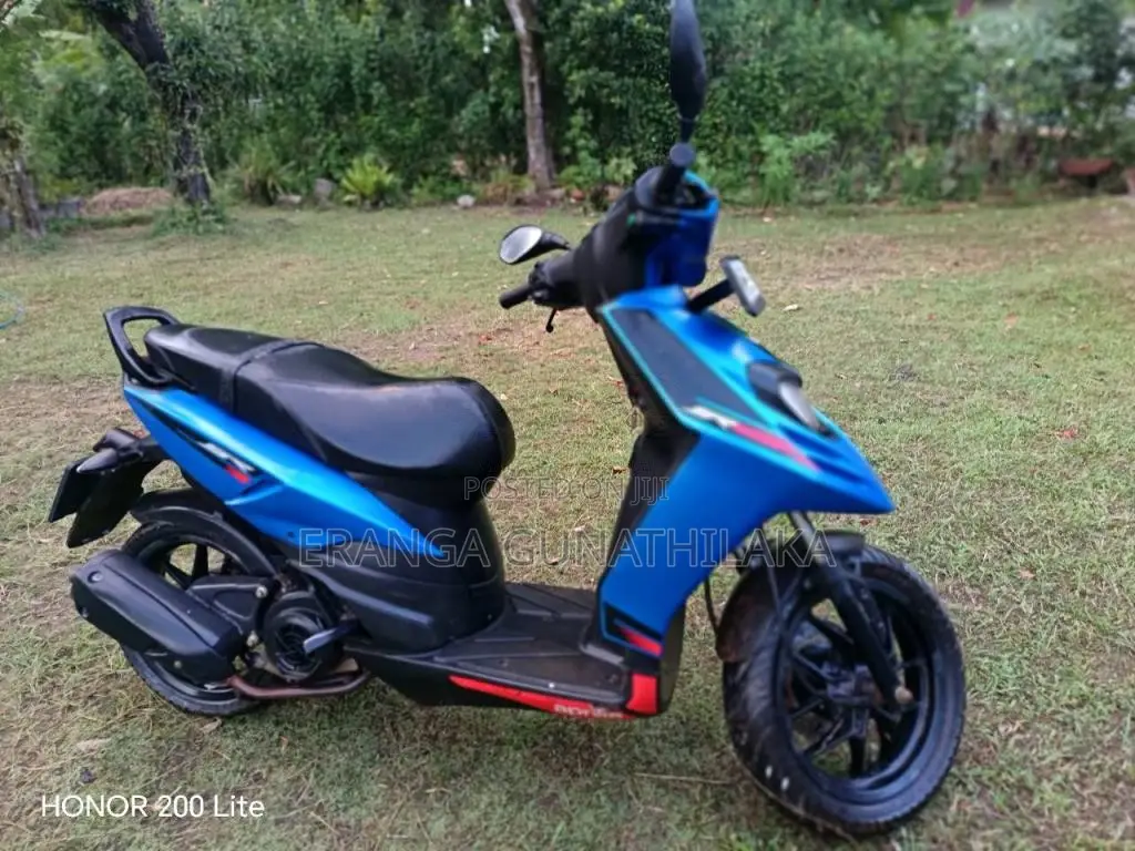 Aprilia 125 SR 2018 Motorbike (Used)
