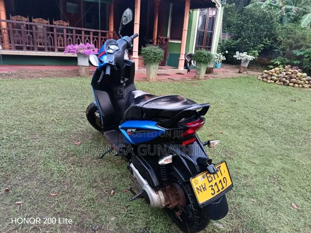 Aprilia 125 SR 2018 Motorbike (Used)