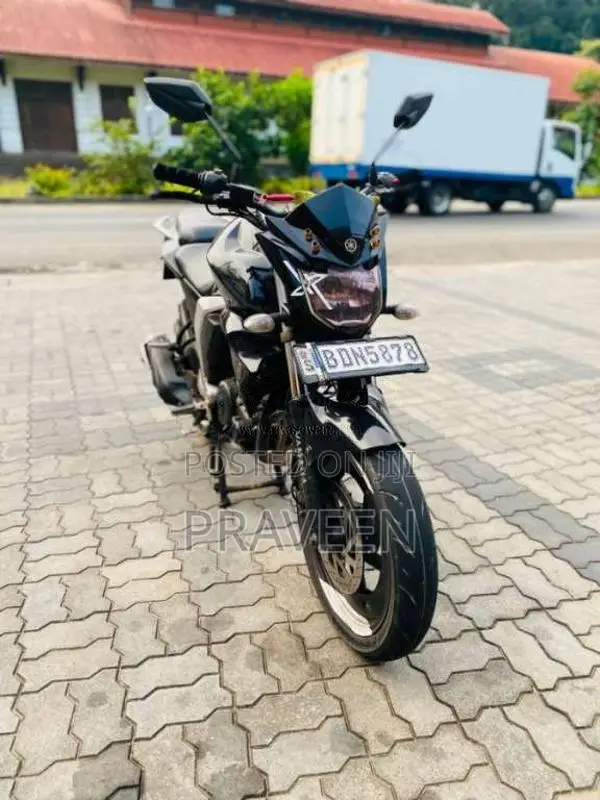 Yamaha FZ 2015 Motorbike (Used)