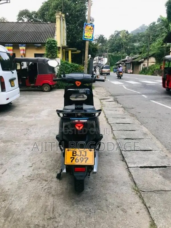Yadea T5 2024 Motorbike (Used)