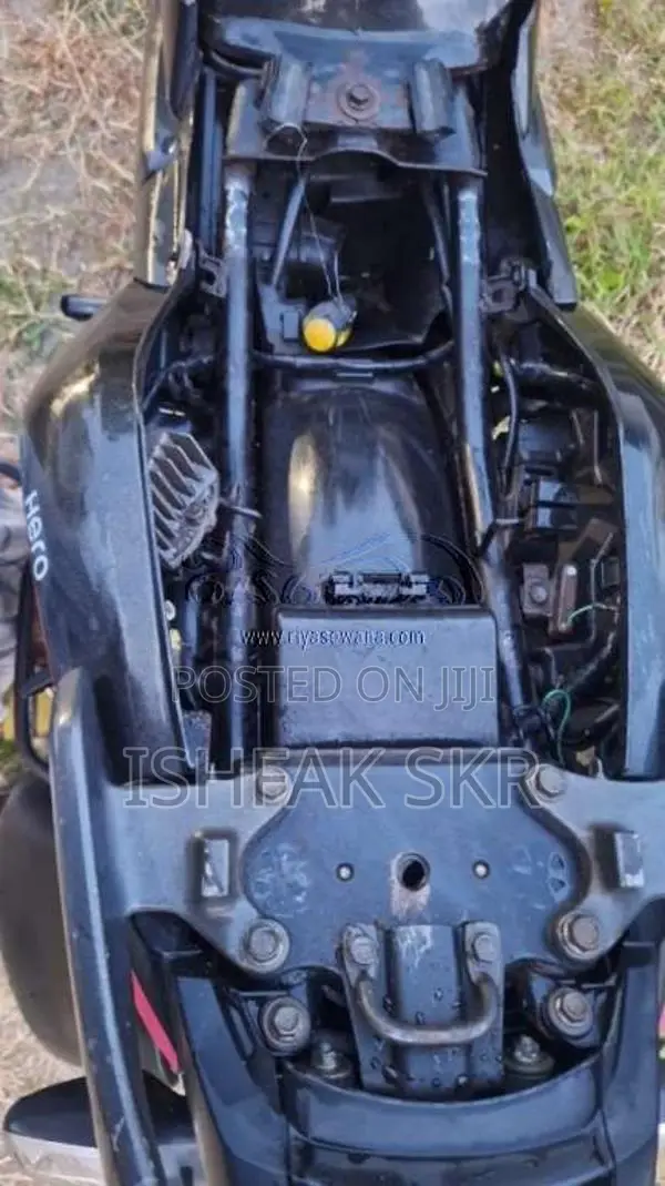 Hero Hunk 2014 Motorbike (Used)