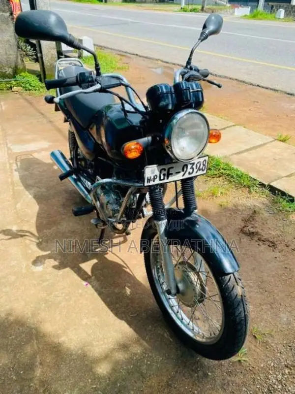 Bajaj Caliber 2000 Motorbike (Used)
