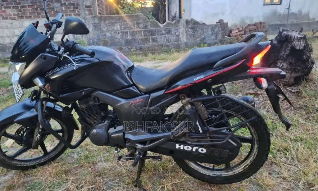 Hero Hunk 2014 Motorbike (Used)