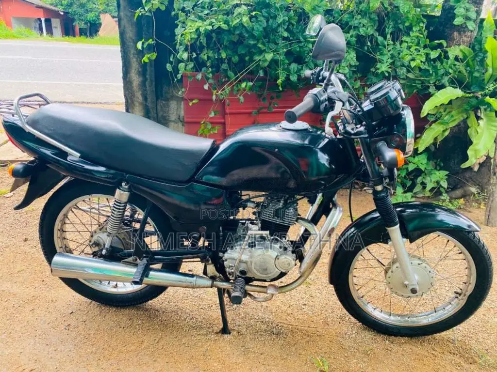 Bajaj Caliber 2000 Motorbike (Used)