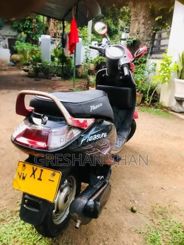 Hero Pleasure 2012 Motorbike (Used)