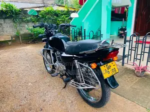 Bajaj Caliber 2000 Motorbike (Used)