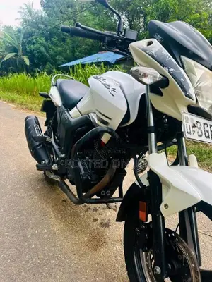 Hero Hunk 2018 Motorbike (Used)