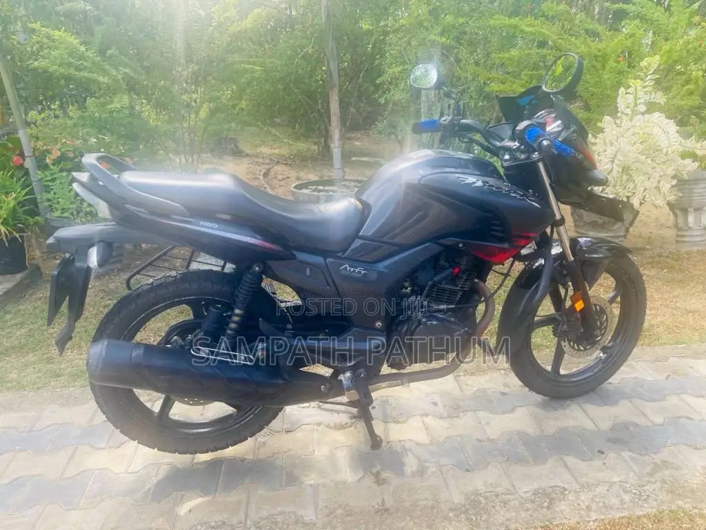 Hero Hunk 2016 Motorbike (Used)