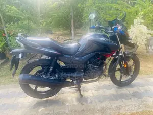 Hero Hunk 2016 Motorbike (Used)