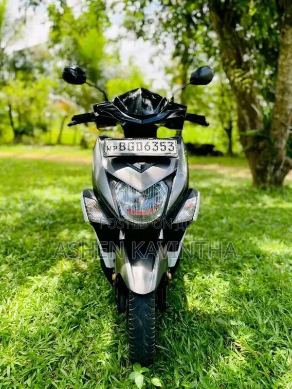 Yamaha Zr 2018 Motorbike (Used)