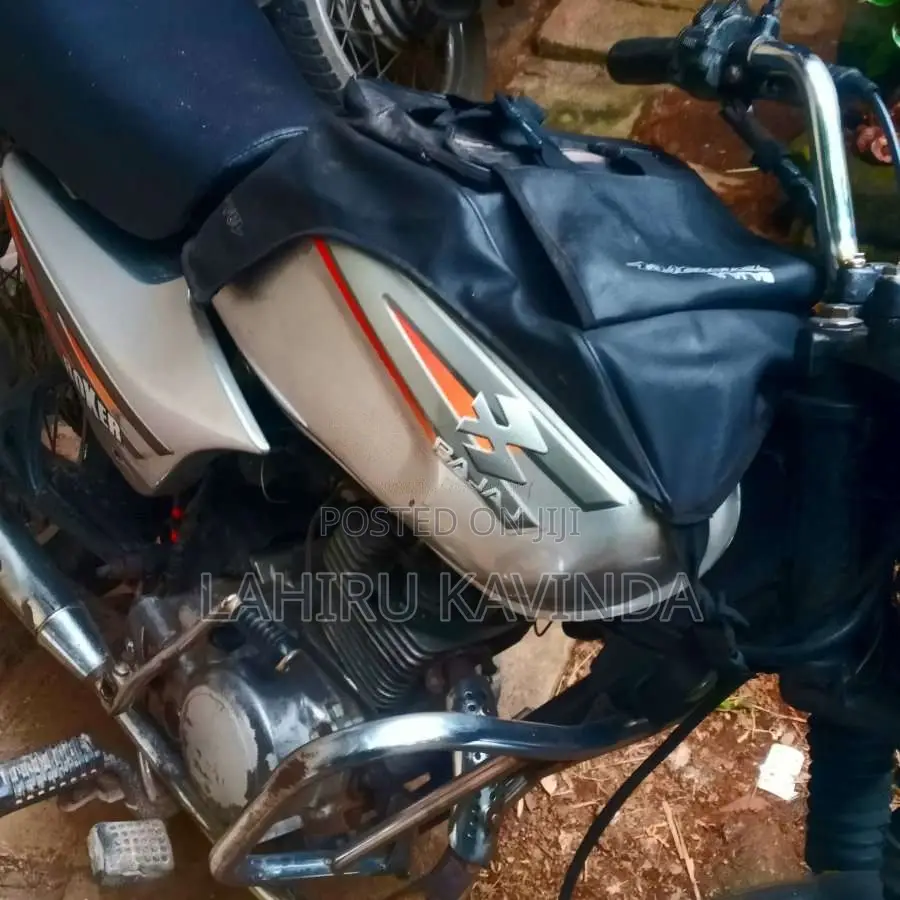 Bajaj Boxer 2004 Motorbike (Used)