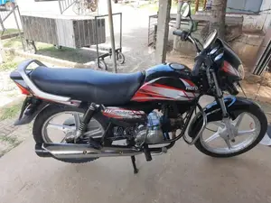 Hero Deluxe 2017 Motorbike (Used)