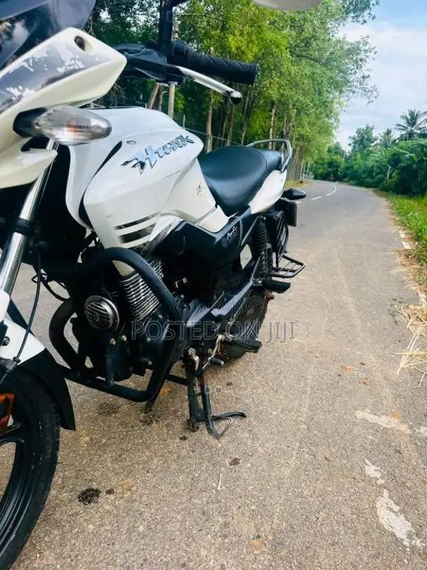 Hero Hunk 2018 Motorbike (Used)