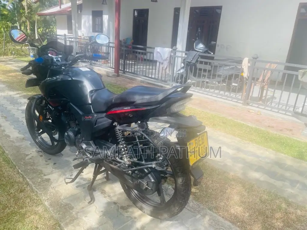 Hero Hunk 2016 Motorbike (Used)