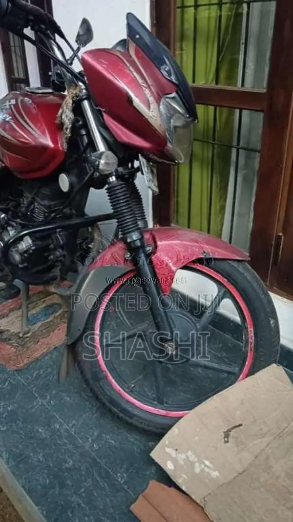 Bajaj DISCOVER 100 2013 Motorbike (Used)