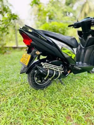 Yamaha Zr 2018 Motorbike (Used)