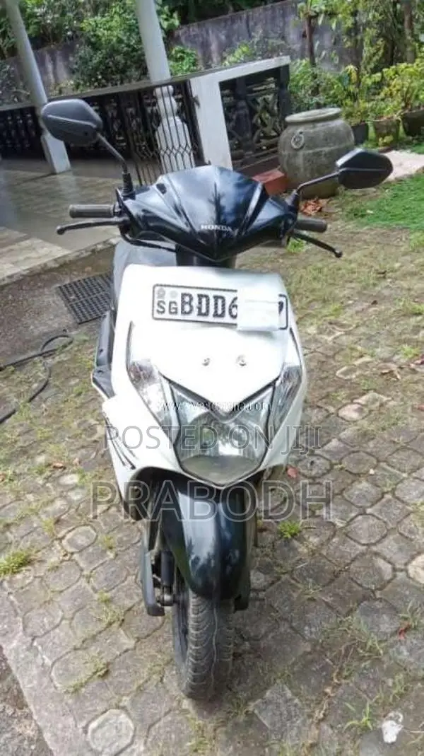 Honda Dio 2015 Motorbike (Used)