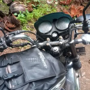Bajaj Boxer 2004 Motorbike (Used)