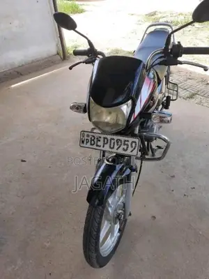 Hero Deluxe 2017 Motorbike (Used)