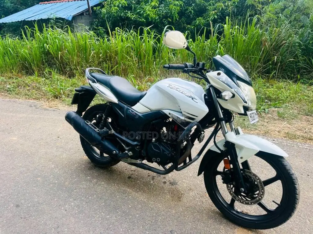 Hero Hunk 2018 Motorbike (Used)