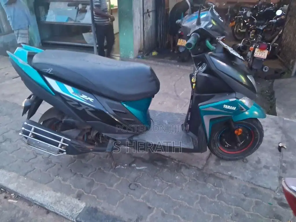 Yamaha ZR 2017 Motorbike (Used)