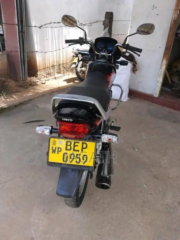 Hero Deluxe 2017 Motorbike (Used)
