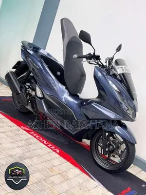 Honda Pcx 2022 Motorbike (Used)