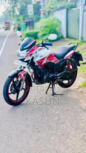 Hero Hunk 2015 Motorbike (Used)